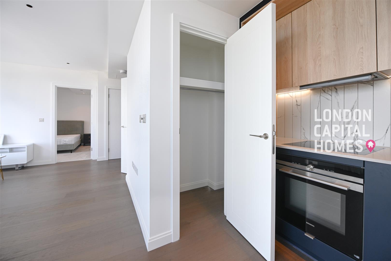7 Gasholder Place, London